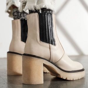 Worn twice Excellent condition free people James Chelsea Boot